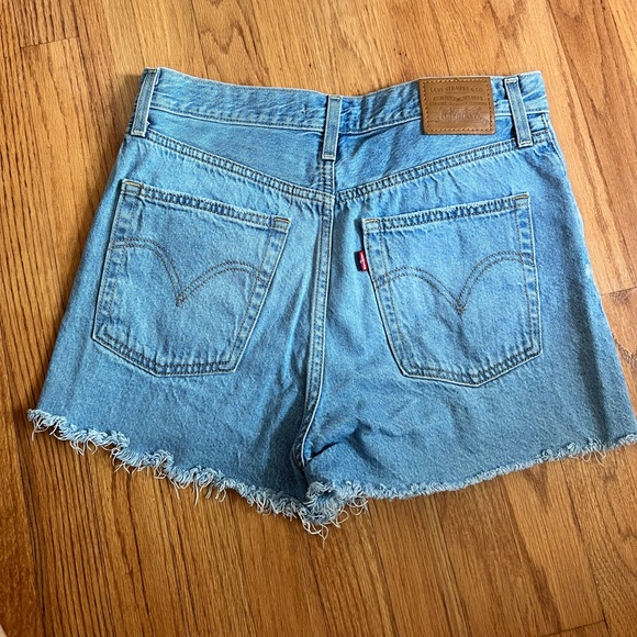 Levi’s ribcage denim shorts - Picture 2 of 6